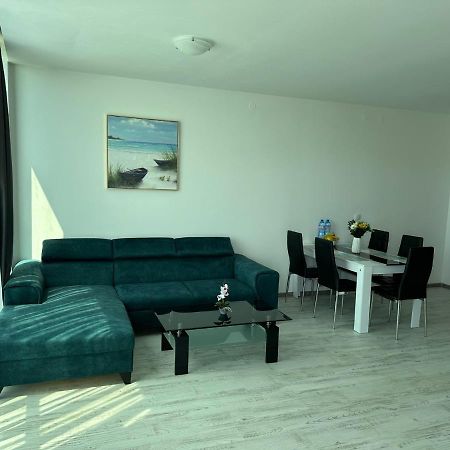 Spacious And Cozy Apartment In Complex Del Sol Primorsko Luaran gambar