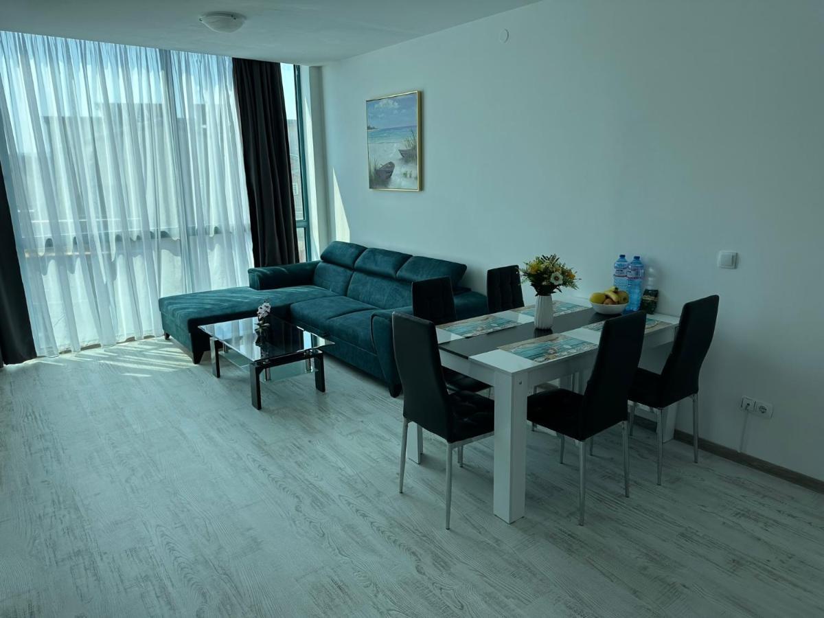 Spacious And Cozy Apartment In Complex Del Sol Primorsko Luaran gambar