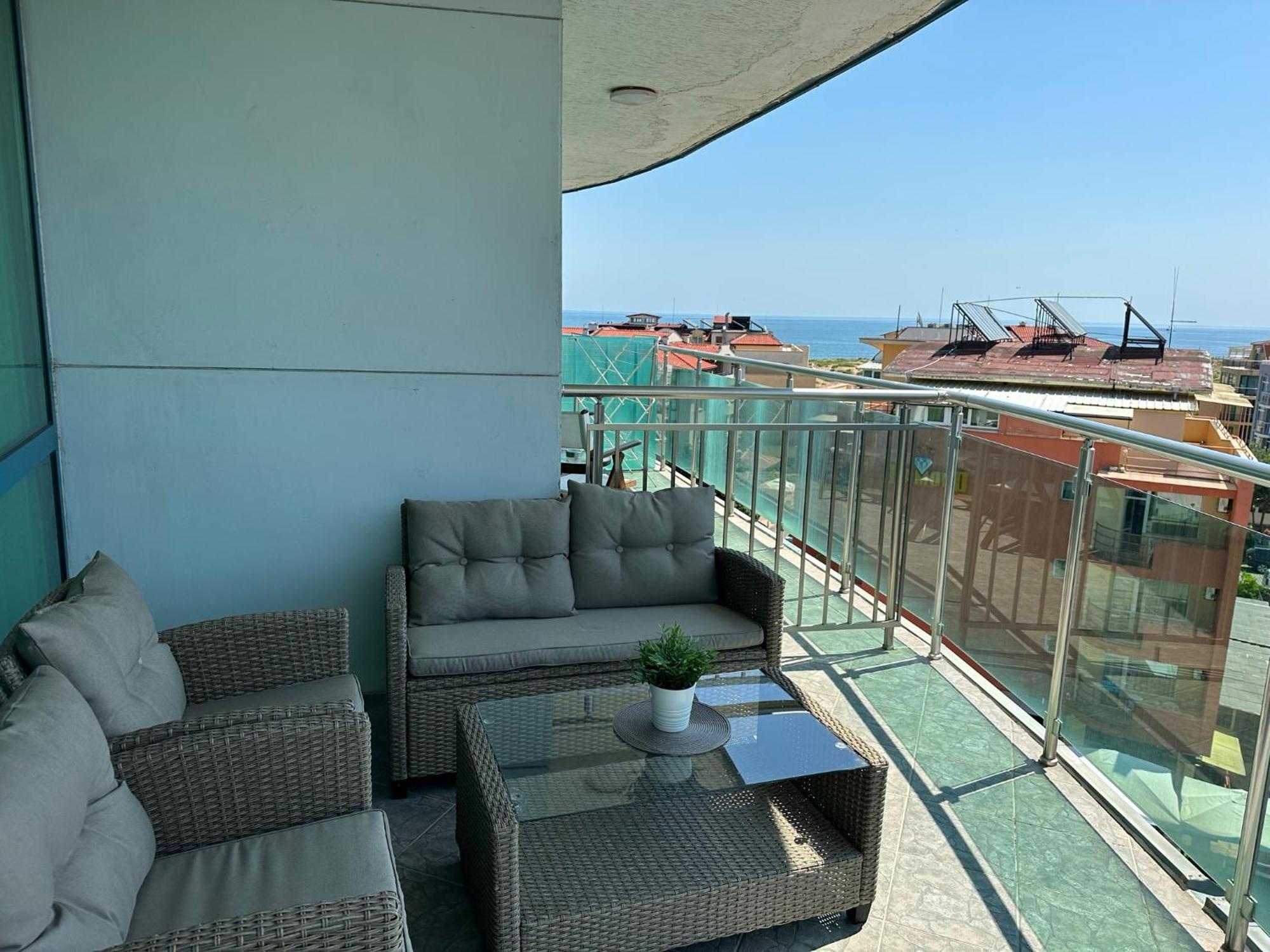 Spacious And Cozy Apartment In Complex Del Sol Primorsko Luaran gambar